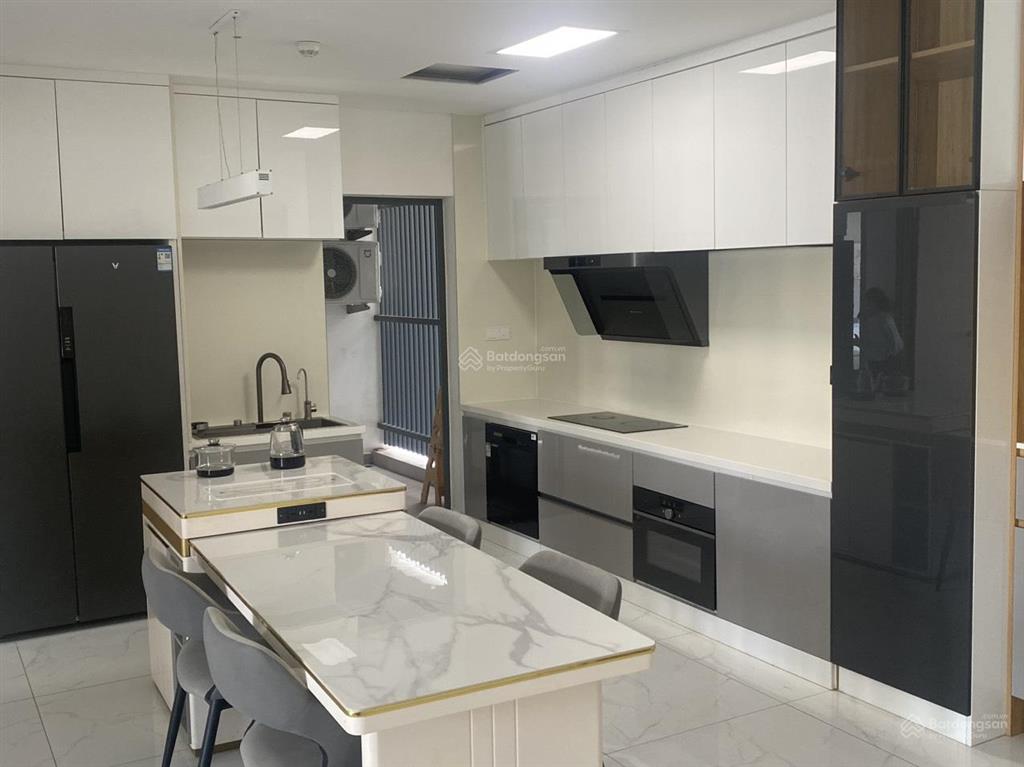 Bán căn hộ diamond 117m2, 3pn  2wc, giá 8.3 tỷ, view đại lộ ntcb, nhà mới giá rẻ đầu tư