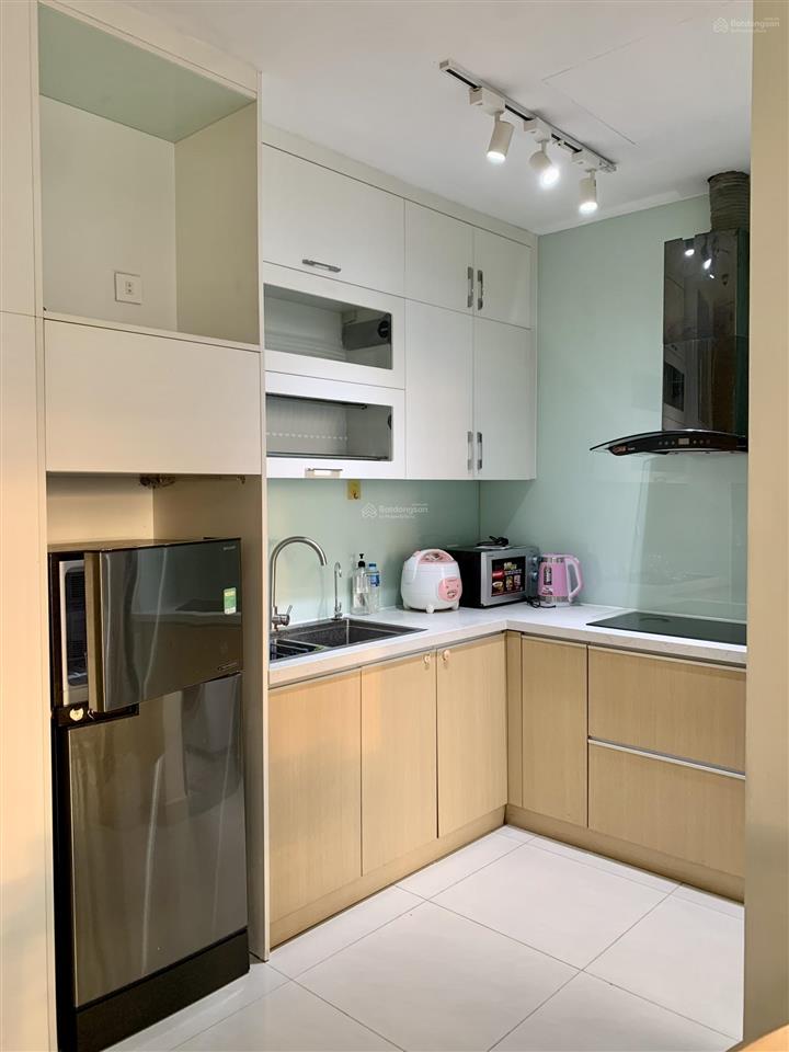 Bán căn hộ emerald 63m 2pn 1wc , giá 5 tỷ full nội thất , tầng cao, thoáng mát , có hỗ trợ vay bank