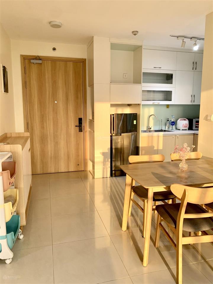 Bán căn hộ emerald 63m 2pn 1wc , giá 5 tỷ full nội thất , tầng cao, thoáng mát , có hỗ trợ vay bank