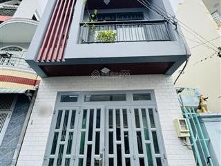 Giảm 800tr  hẻm nhựa 6m  3 tầng(4pn)  dt 4 x 18  nhà đẹp  đang vay bank  bán gấp