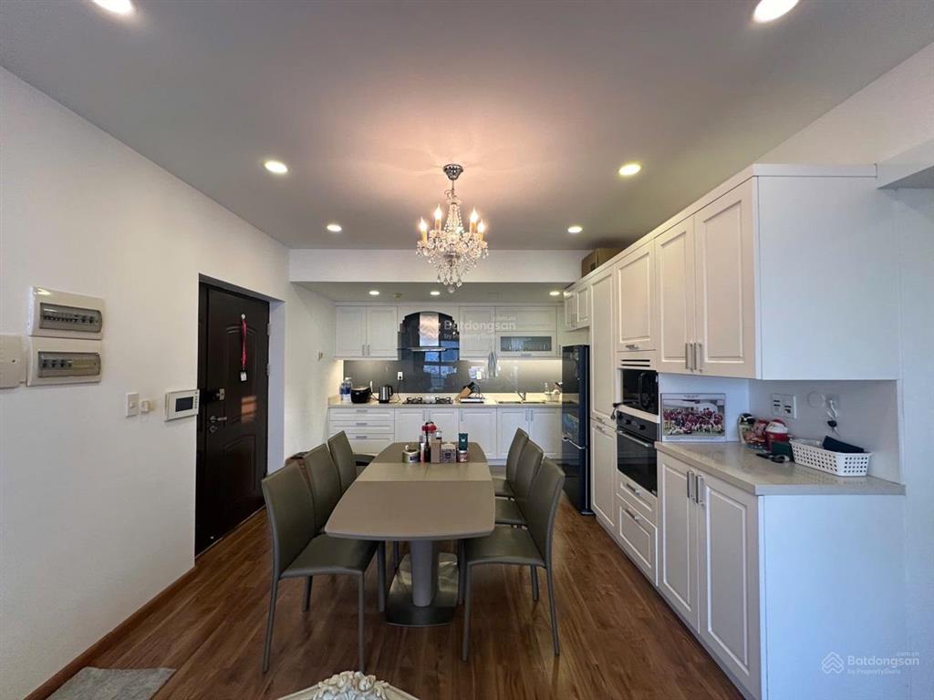 (cần bán)  chỉ 9.5 tỷ bán nhanh căn 3pn  100m², ô xe hầm, sẵn nội thất đẹp, xem nhà ms nga đồng