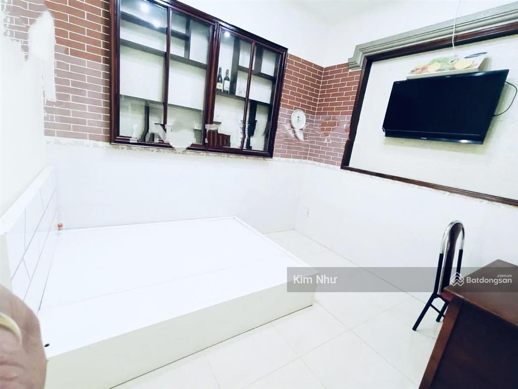 Chủ gấp bán nhà 3 tầng ngang 5m ngay dh ngân hàng 8pn hẻm xe hơi phù hợp tích trữ tài sản
