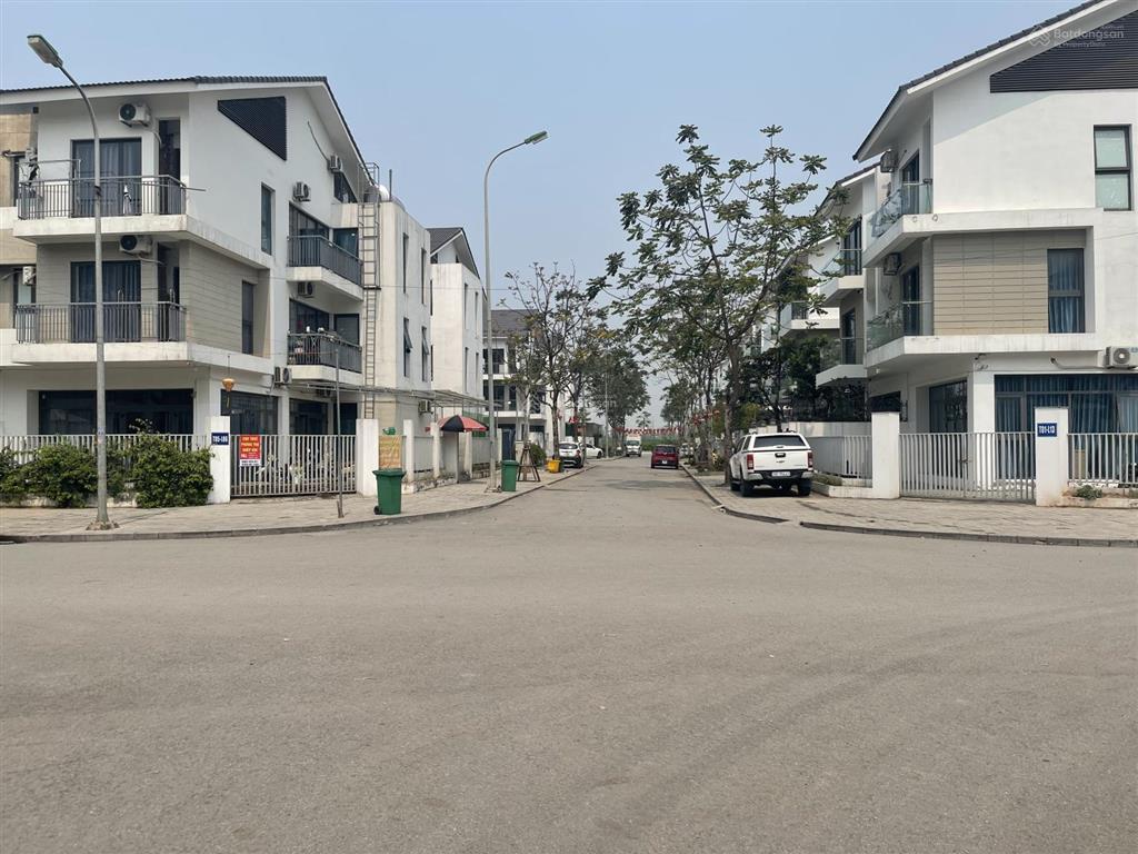Bán nhà 5 tầng, view công viên cây đàn, đường 30 m, mt 5m, nhà hoàn thiện có thang máy, sđ
