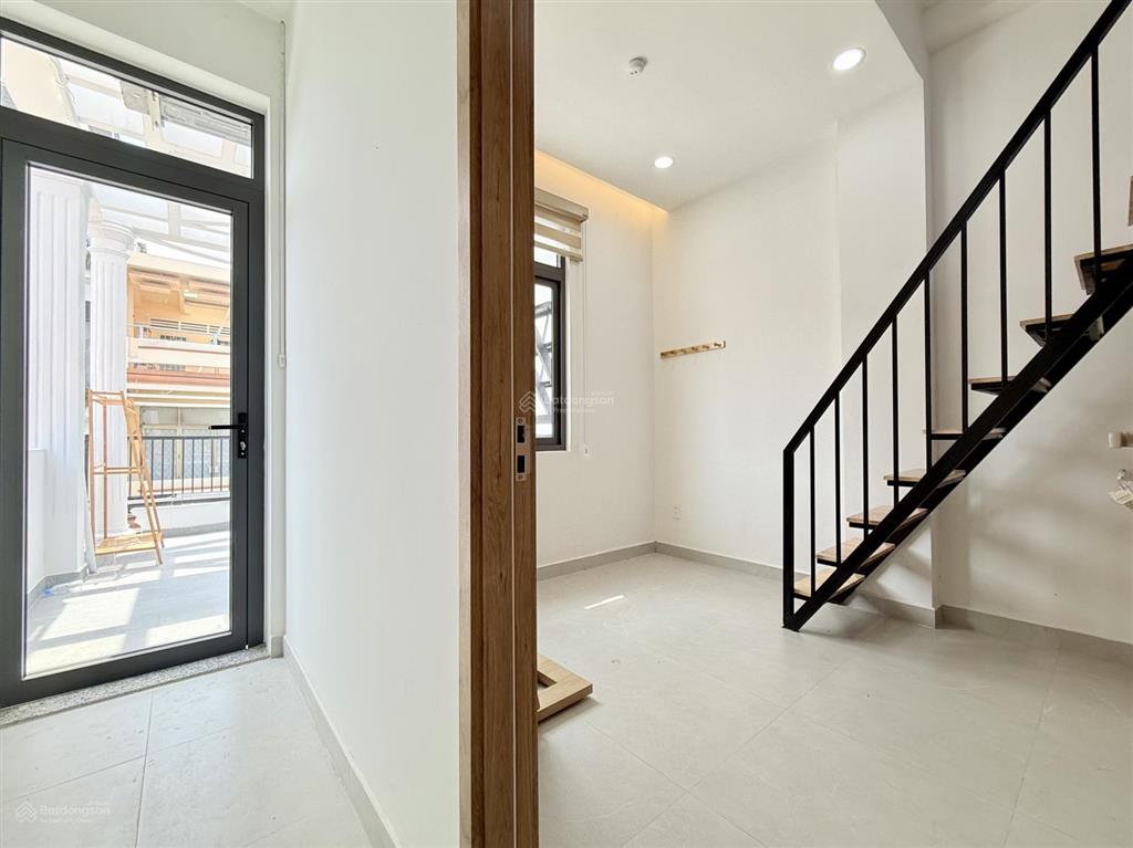 Duplex bancol 45m2 gác cao full nội thất xịn ngay tô hiến thành q10 kế bên vạn hạnh malình thật