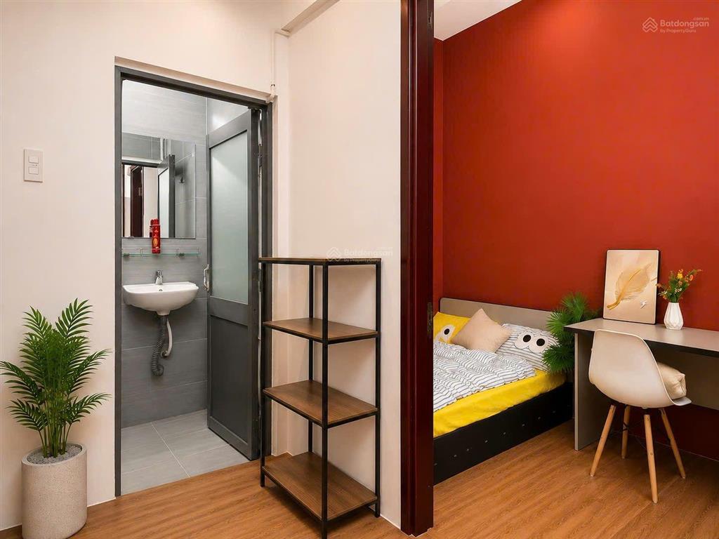 Cho thuê căn 2pn ban công  70m² gần sân bay tân sơn nhất
