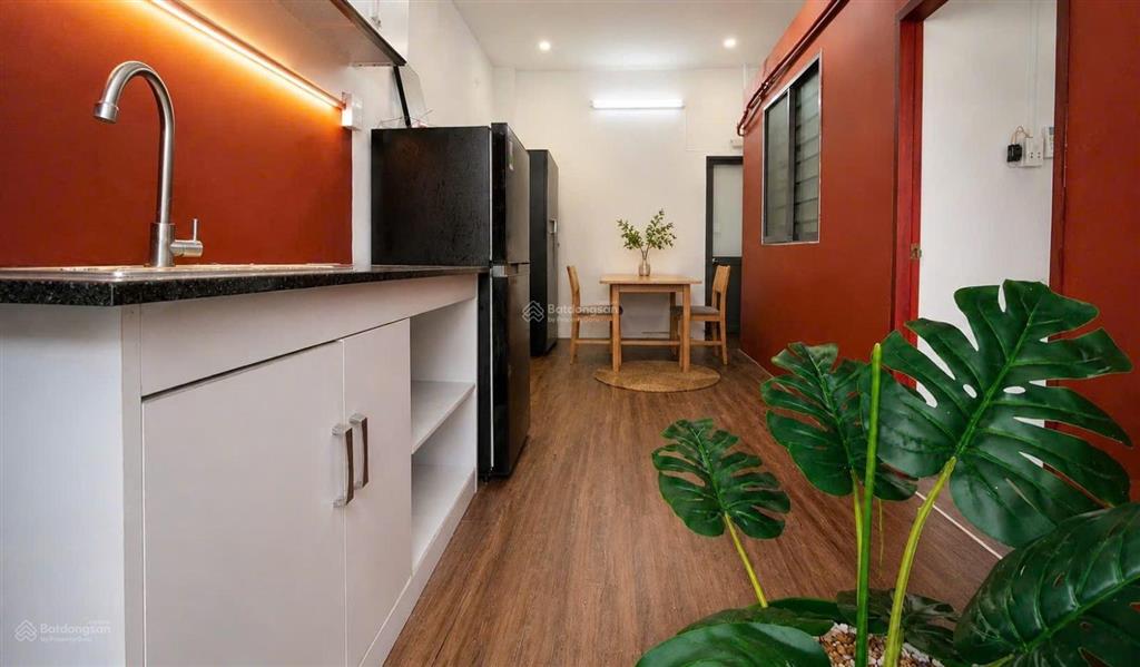 Cho thuê căn 2pn ban công  70m² gần sân bay tân sơn nhất