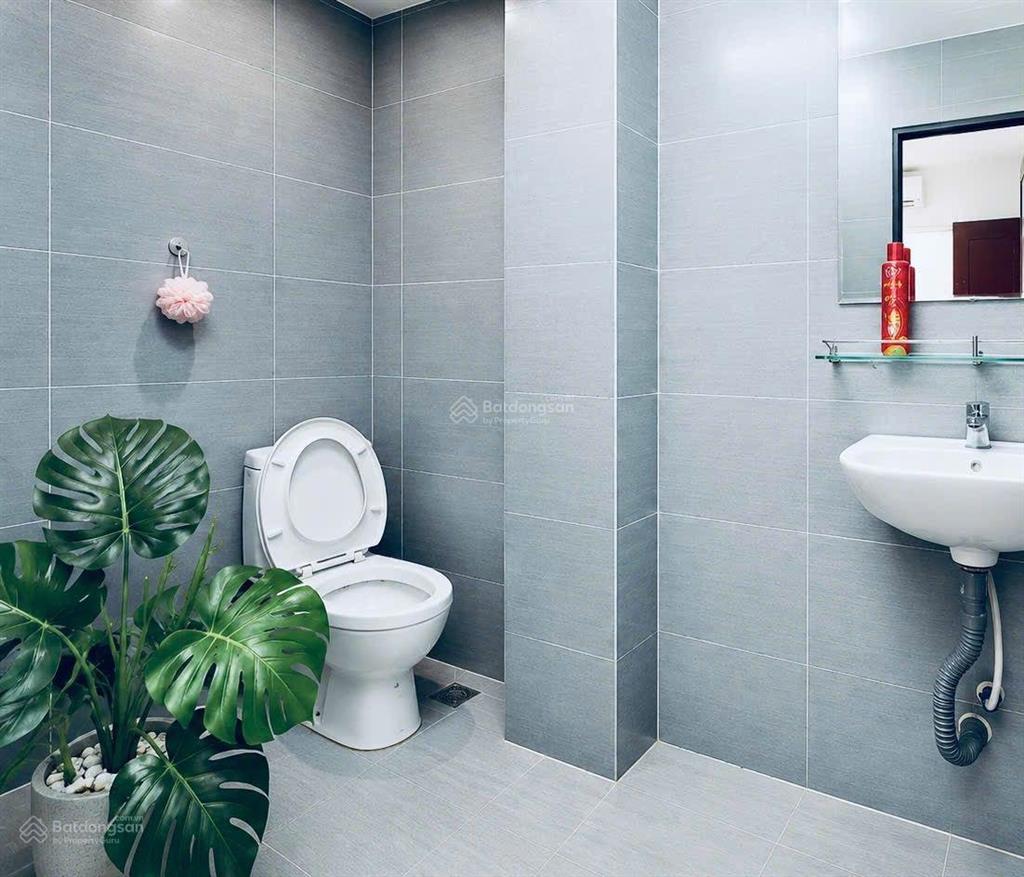 Cho thuê căn 2pn ban công  70m² gần sân bay tân sơn nhất