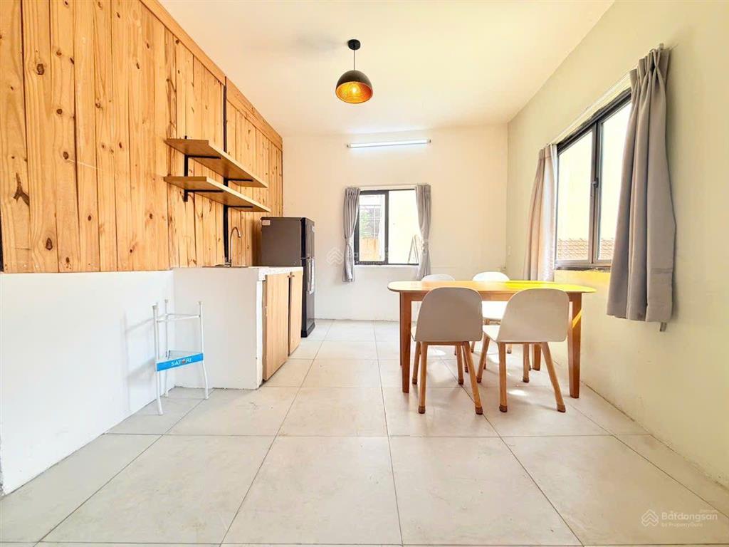 Cho thuê căn 1pn ban công 30m2 cực chill ngay nút giao tô hiến thành  cmt8