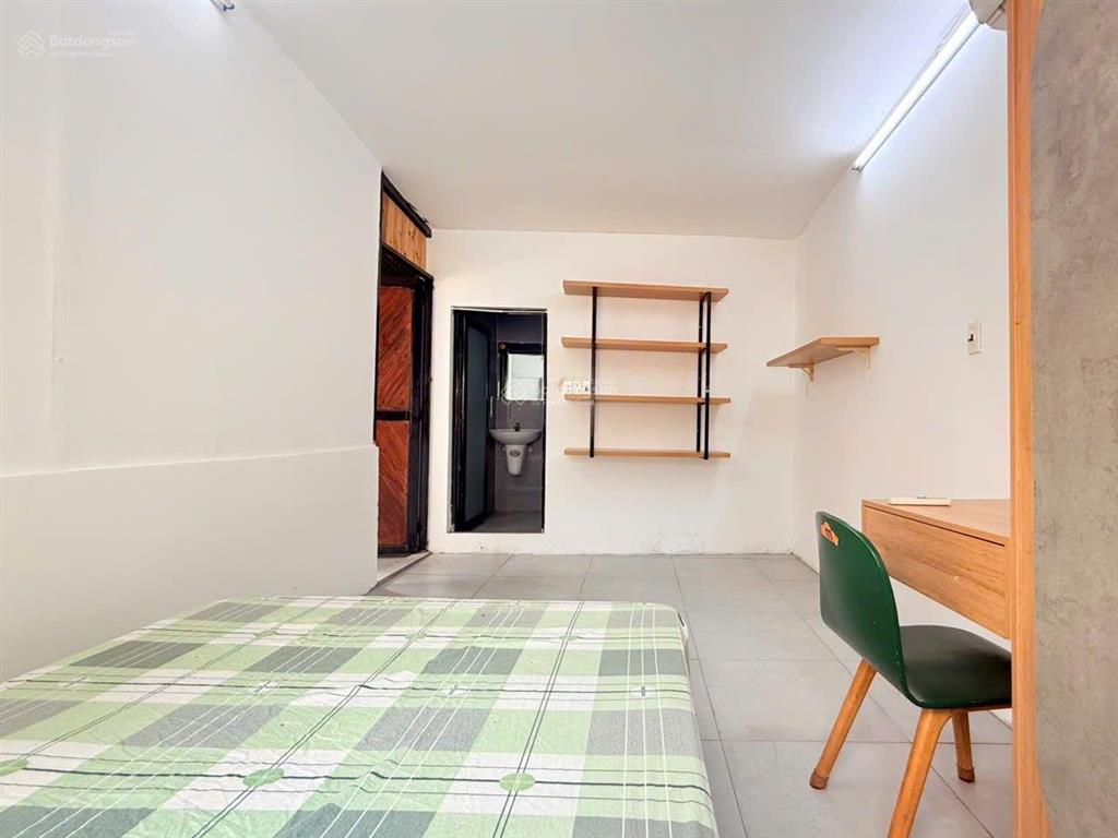 Cho thuê căn 1pn ban công 30m2 cực chill ngay nút giao tô hiến thành  cmt8
