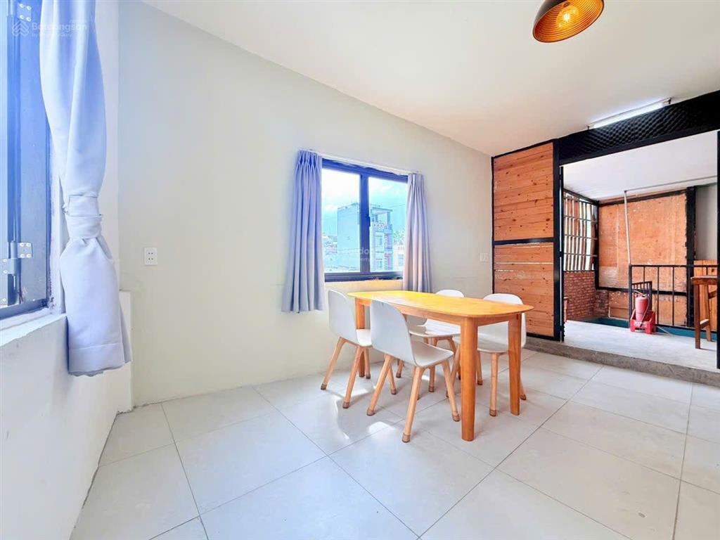 Cho thuê căn 1pn ban công 30m2 cực chill ngay nút giao tô hiến thành  cmt8