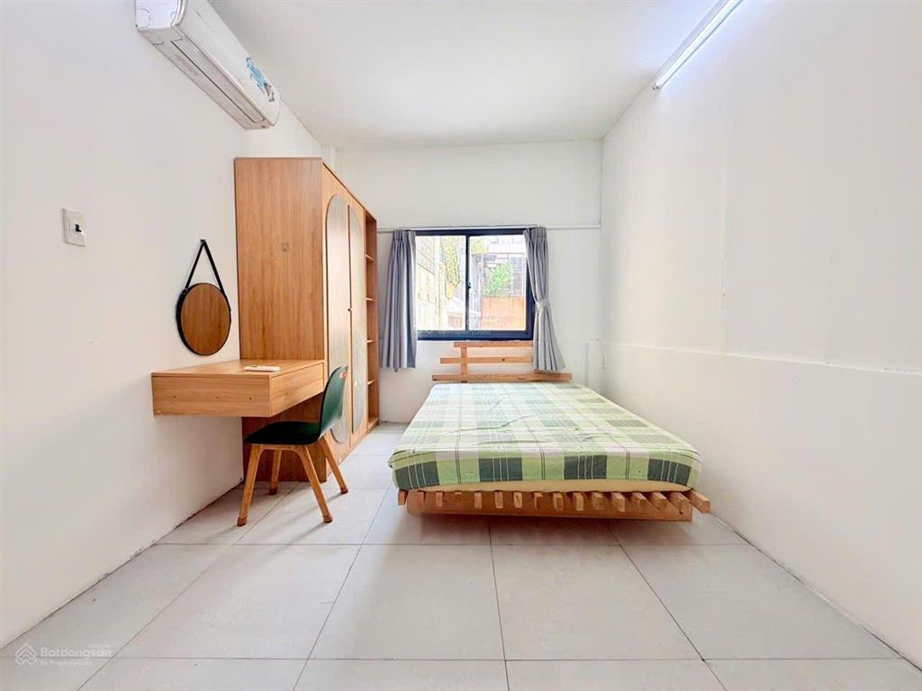 Cho thuê căn 1pn ban công 30m2 cực chill ngay nút giao tô hiến thành  cmt8