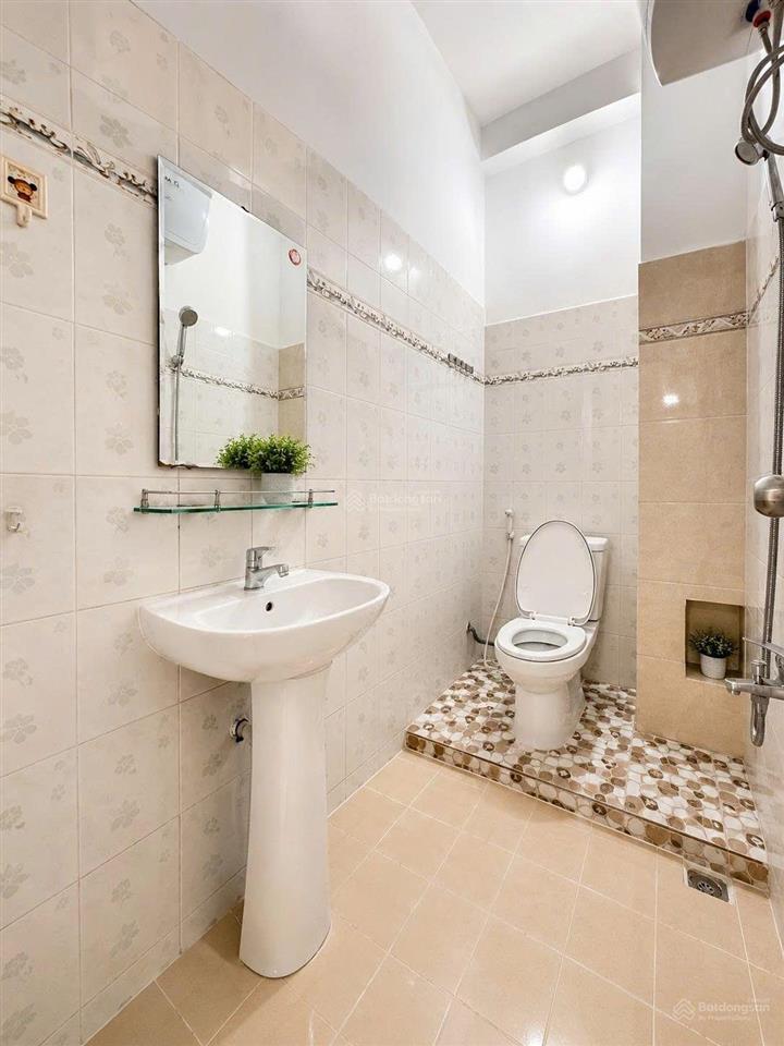 Cho thuê căn 1pn 45m2, ban công ngay vx dân chủ  tòa nhà viettel