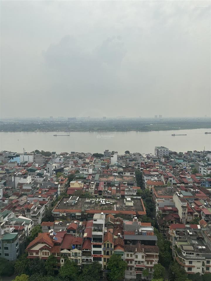 Hiếm! cả toà có 36 căn cả năm có 1 người bán, dt 145m2  3pn  2 wc, view sông hồng