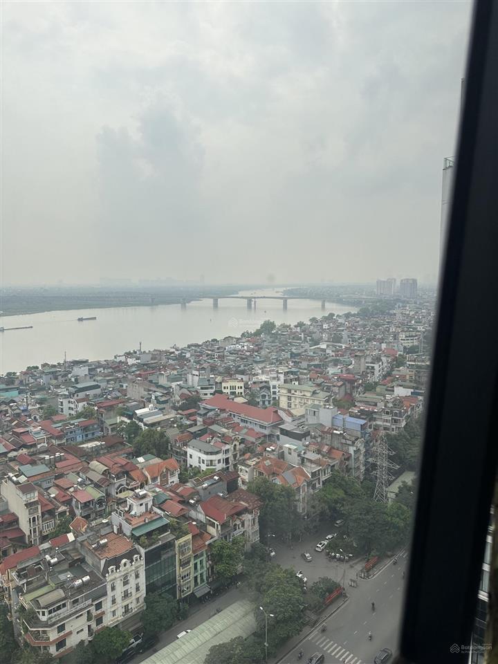 Hiếm! cả toà có 36 căn cả năm có 1 người bán, dt 145m2  3pn  2 wc, view sông hồng