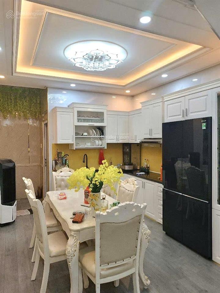 Nhà cạnh sân gofl , 4 x 18 m 3pn 6 tỷ nhỉnh hẻm 8 m kinh doanh 2 căn ra mặt tiền