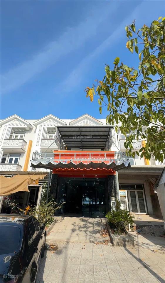 Bán nhà phố mặt tiền tôn đức thắng trung tâm rạch giá  chỉ 5.x tỷ