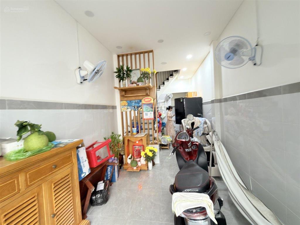 Nhà 4 tầng lõi quận 5  giáp quận 1  nhà mới ở ngay