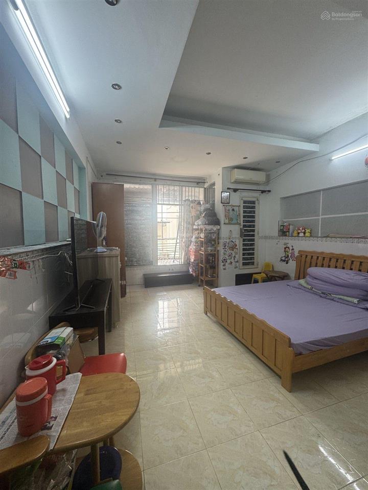 Nhà đẹp cho gia đình đông người 5pn 6wc 5 phút qua quận 1
