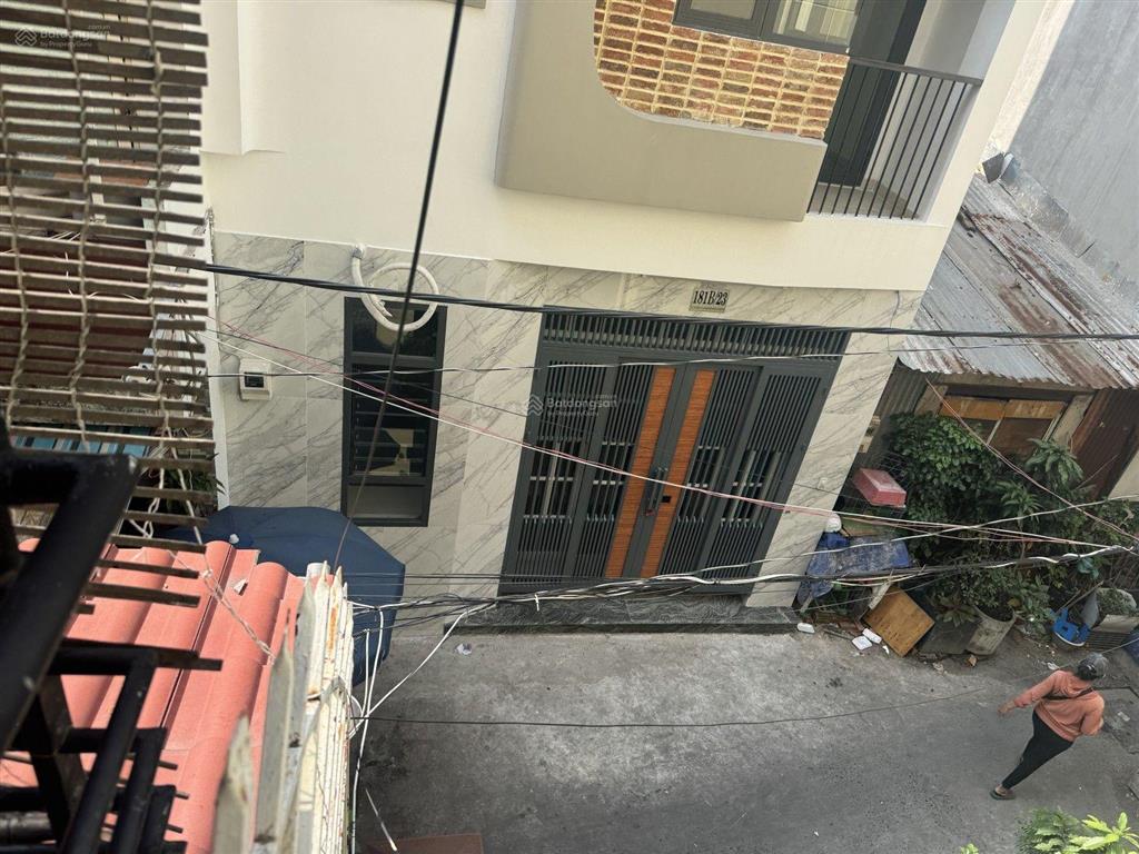 Nhà đẹp cho gia đình đông người 5pn 6wc 5 phút qua quận 1