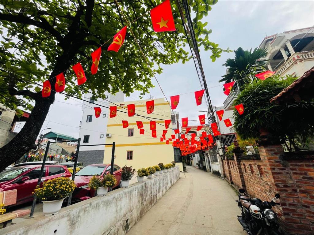 Chủ cần bán gấp nhà trung tâm kim hoàng sơn đồng vài bước chân ra bãi ô tô tiện ích bạt ngàn..