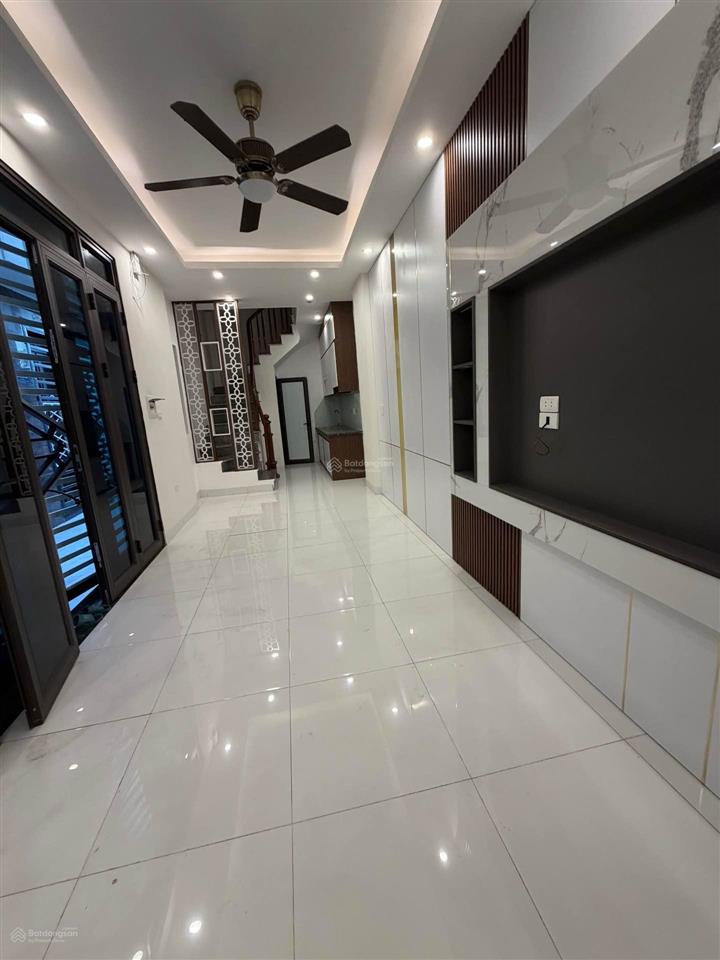 Nhà mới yên bệ  kim chung 30m² nhỉnh 5t  ô tô đỗ gần  vài bước ra chợ  gần kđt kim chung...