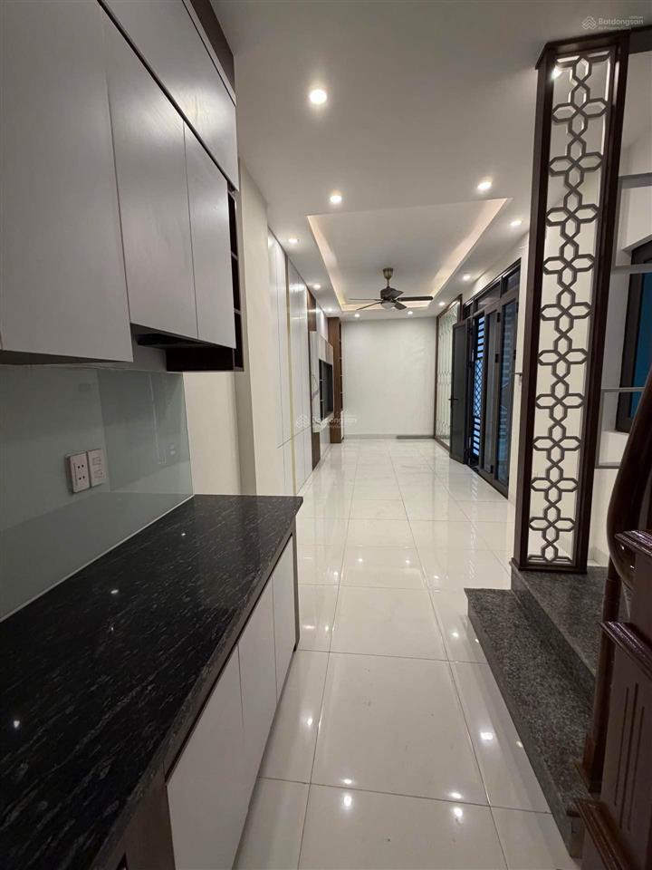 Nhà mới yên bệ  kim chung 30m² nhỉnh 5t  ô tô đỗ gần  vài bước ra chợ  gần kđt kim chung...