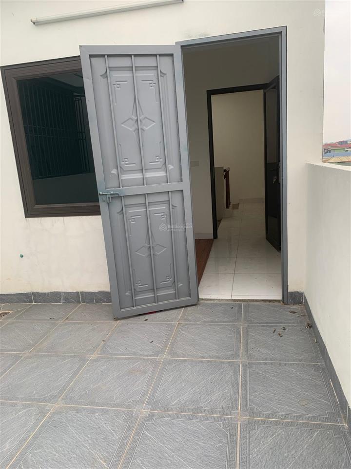 Nhà mới yên bệ  kim chung 30m² nhỉnh 5t  ô tô đỗ gần  vài bước ra chợ  gần kđt kim chung...