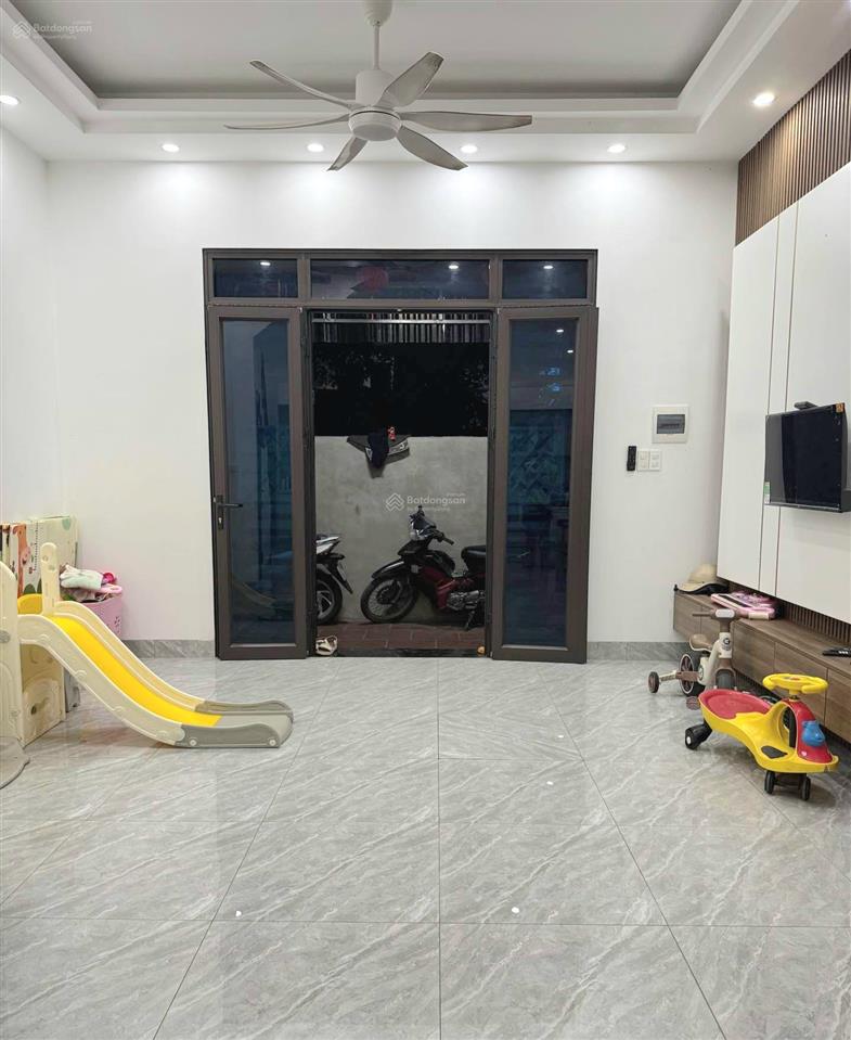 Nhà đẹp song phương 40m2 x 4t  hơn 5 tỷ  2 thoáng trước sau  ở ngay  tiện ích bạt ngàn