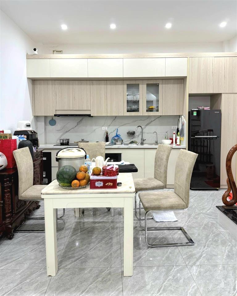 Nhà đẹp song phương 40m2 x 4t  hơn 5 tỷ  2 thoáng trước sau  ở ngay  tiện ích bạt ngàn