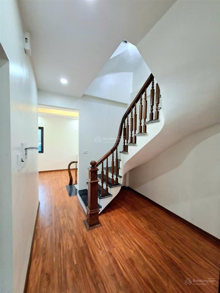 Nhà mới đại tự 40m  nhỉnh nhẹ 6 đồng  mặt ngõ, ô tô đỗ cửa  tiện ích bạt ngàn...