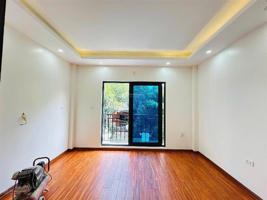 Nhà mới đại tự 40m  nhỉnh nhẹ 6 đồng  mặt ngõ, ô tô đỗ cửa  tiện ích bạt ngàn...