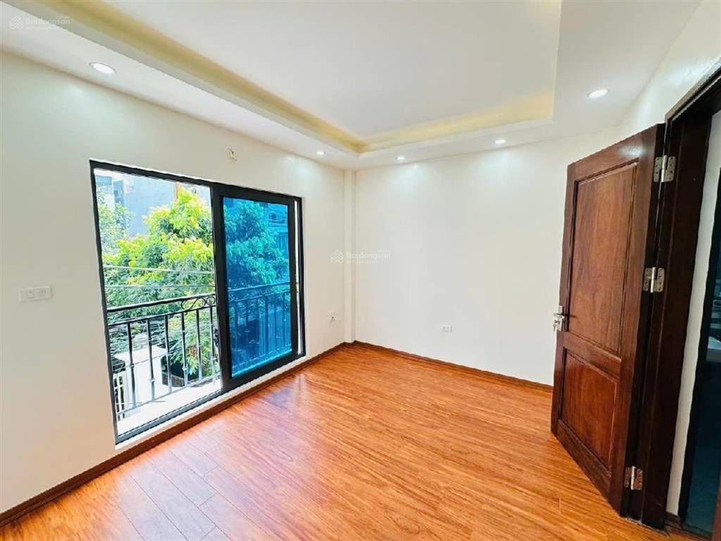 Nhà mới đại tự 40m  nhỉnh nhẹ 6 đồng  mặt ngõ, ô tô đỗ cửa  tiện ích bạt ngàn...