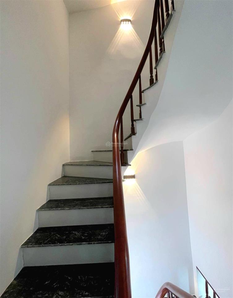 An trai 39m²5t  6 ngủ  full nội thất  ở ngay  sát kđt an lạc  bãi đỗ  tiện ích bạt ngàn...