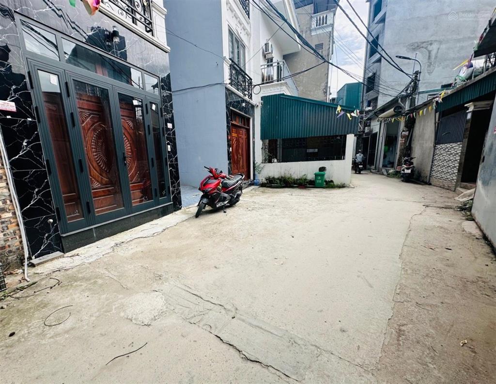 Nhà đẹp đại tự 4 tầng  6 ngủ  hơn 5 tỷ  mặt ngõ thông, ô tô đỗ cửa, full nội thất