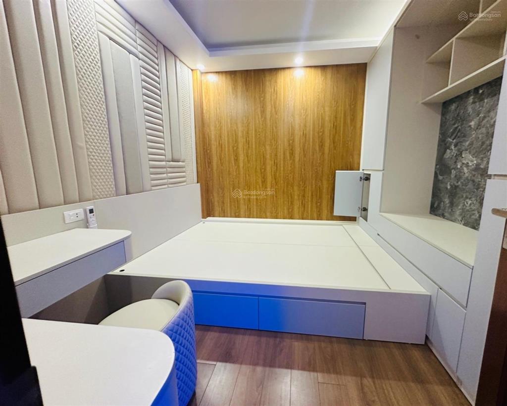 Nhà đẹp đại tự 4 tầng  6 ngủ  hơn 5 tỷ  mặt ngõ thông, ô tô đỗ cửa, full nội thất