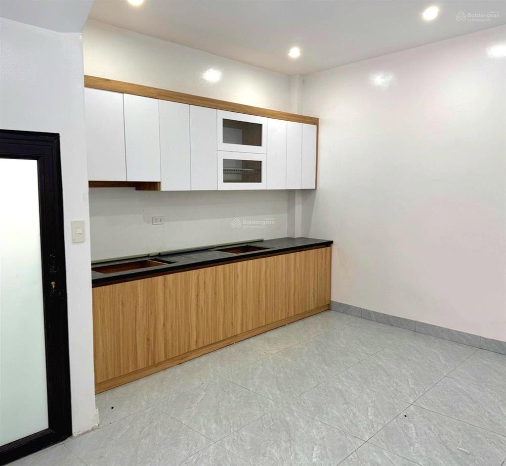 Vân côn  dân xây 40m2  lô góc 3 mặt thoáng, ô tô đỗ cửa. sát chợ, trường, nhà văn hóa...