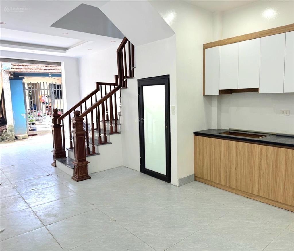Vân côn  dân xây 40m2  lô góc 3 mặt thoáng, ô tô đỗ cửa. sát chợ, trường, nhà văn hóa...
