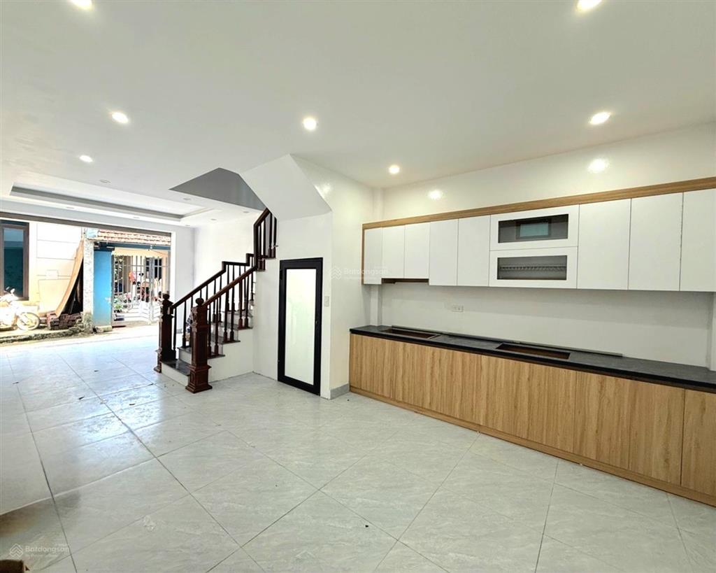Vân côn  dân xây 40m2  lô góc 3 mặt thoáng, ô tô đỗ cửa. sát chợ, trường, nhà văn hóa...