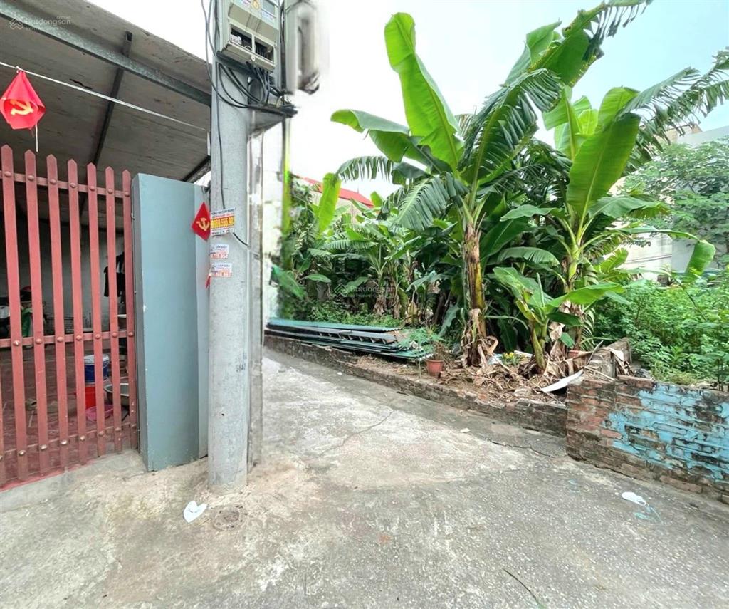 Vân côn 46m2  nhỉnh 3 tỷ  ô tô vào đất  gần đại lộ thăng long  metro 5  gần chợ, trường...