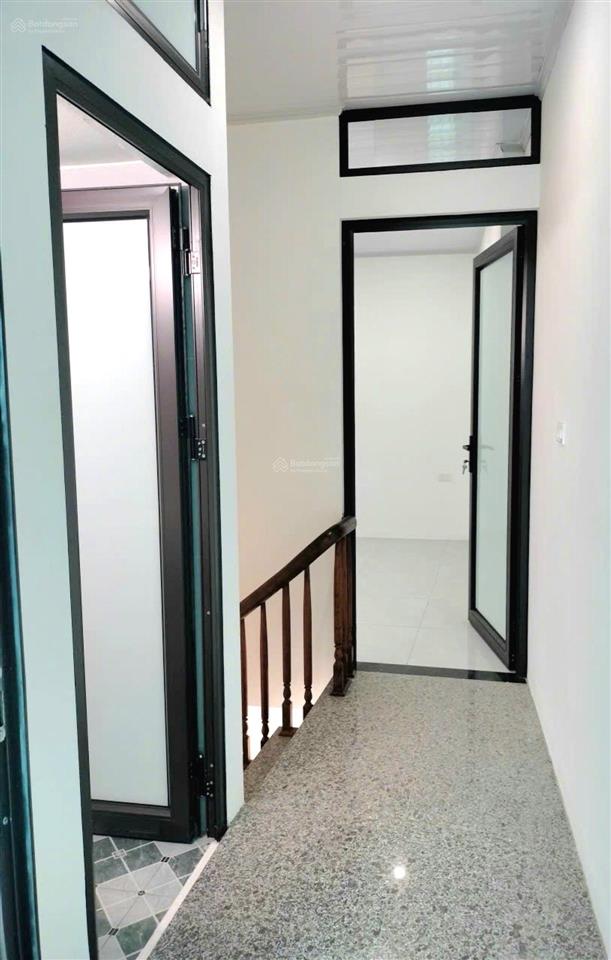 Nhà đẹp vân côn 42m2  nhỉnh 3 tỷ  ô tô đỗ cửa  300m ra đại lộ thăng long  ngay trường, chợ...
