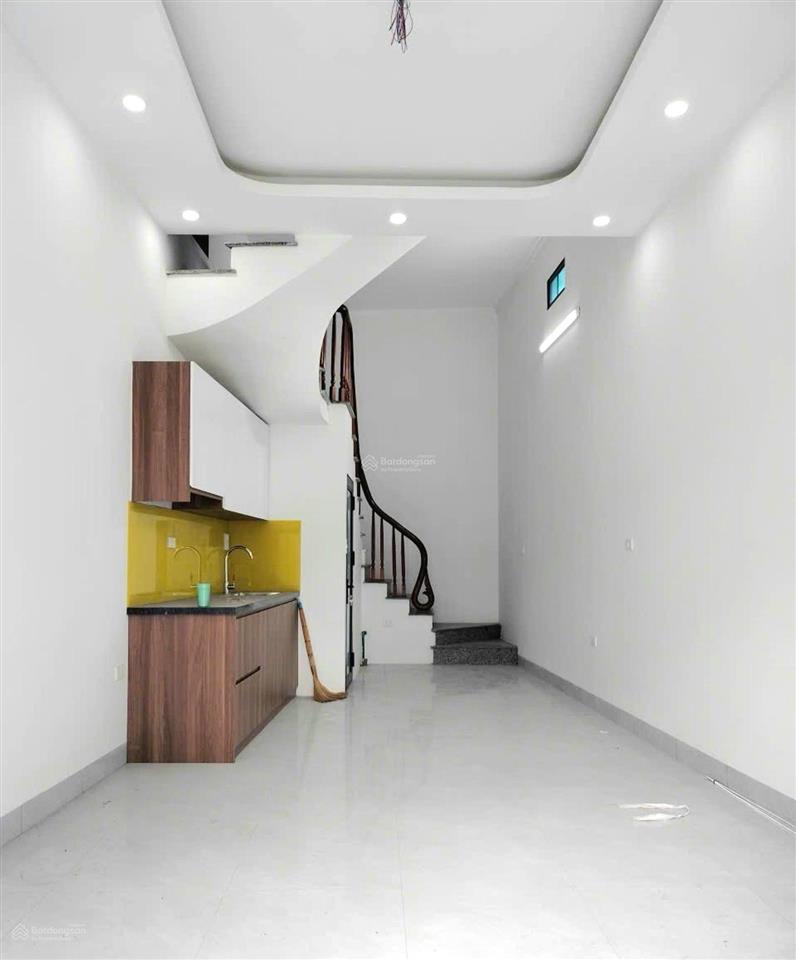 Nhà đẹp vân côn 42m2  nhỉnh 3 tỷ  ô tô đỗ cửa  300m ra đại lộ thăng long  ngay trường, chợ...