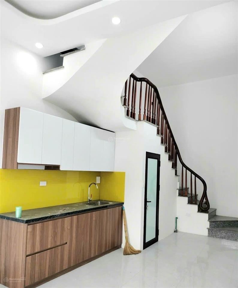 Nhà đẹp vân côn 42m2  nhỉnh 3 tỷ  ô tô đỗ cửa  300m ra đại lộ thăng long  ngay trường, chợ...