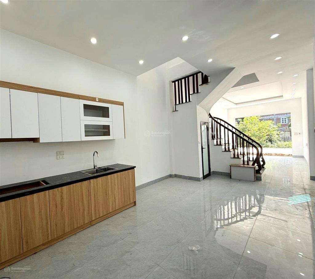 Nhà mới vân côn 46m2  nhỉnh 4 tỷ  lô góc 2 mặt thoáng sáng  ô tô đỗ tận cửa