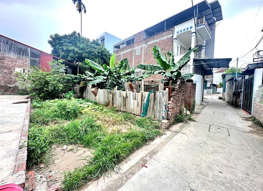Vân côn 54m2  nhỉnh 5 tỷ  ô tô vào nhà  ngõ thông  sát đại lộ thăng long  tiện ích đủ đầy
