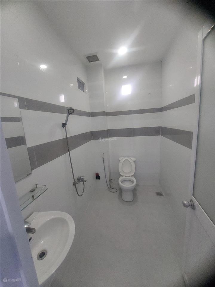 Bán nhà hẽm xe hơi 5m x 20m nguyễn văn tạo long thới  nhà begiá 4tỷ95