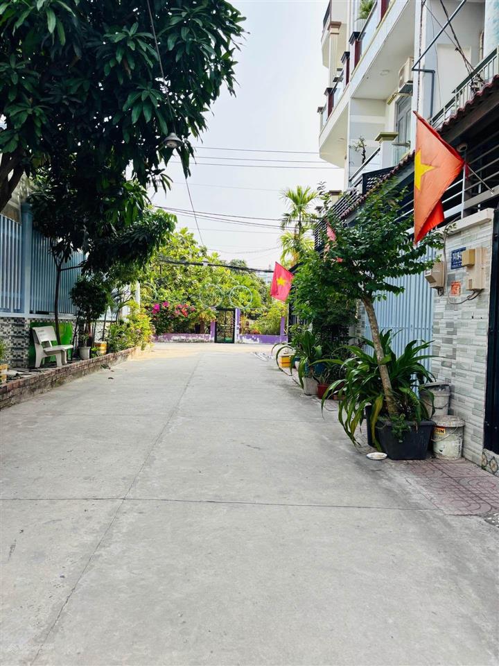 Bán đất khu phân lô  8m x 14m  giá 5.7 tỷ  phước kiểng  nhà bè