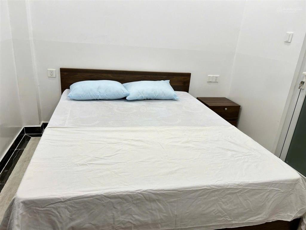 Bán khách sạn 5 tầng mặt tiền đường nguyễn bình nhà bè gần trường đại học mở tp hcm
