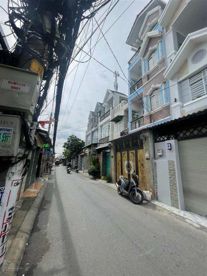 Bán nhà 4 tầng, góc 2 mặt tiền, ngang 5m, huỳnh tấn phát, nhà bè