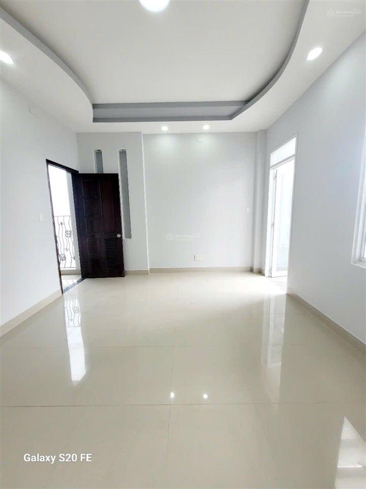 Bán nhà 4 tầng, góc 2 mặt tiền, ngang 5m, huỳnh tấn phát, nhà bè