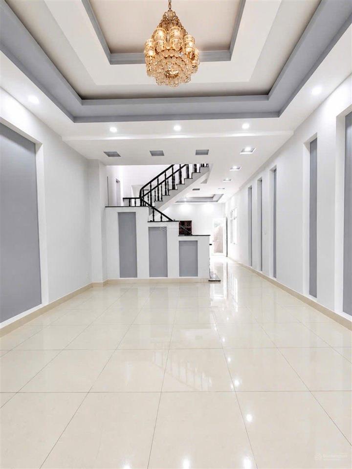 Bán nhà 4 tầng, góc 2 mặt tiền, ngang 5m, huỳnh tấn phát, nhà bè